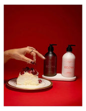 Load image into Gallery viewer, Ecoya Christmas - Bathroom Gift Set Guava & Lychee Sorbet