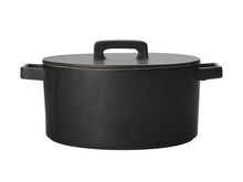 Load image into Gallery viewer, Maxwell &amp; Williams Epicurious Round Casserole 1.3l Black Gift Boxed - ZOES Kitchen