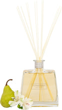 Load image into Gallery viewer, Flower Box Hallmark Diffuser 700ml - Flowers &amp; Pear