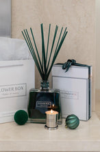 Load image into Gallery viewer, Flower Box Hallmark Diffuser 700ml - Sandalwood &amp; Lime - Limited Edition