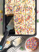 Load image into Gallery viewer, Bakers Secret Ultimate Non-Stick Medium Roasting Pan 32.5x22.4cm