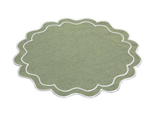 Load image into Gallery viewer, Casa Domani Banda Scallop Placemat - 38cm Green