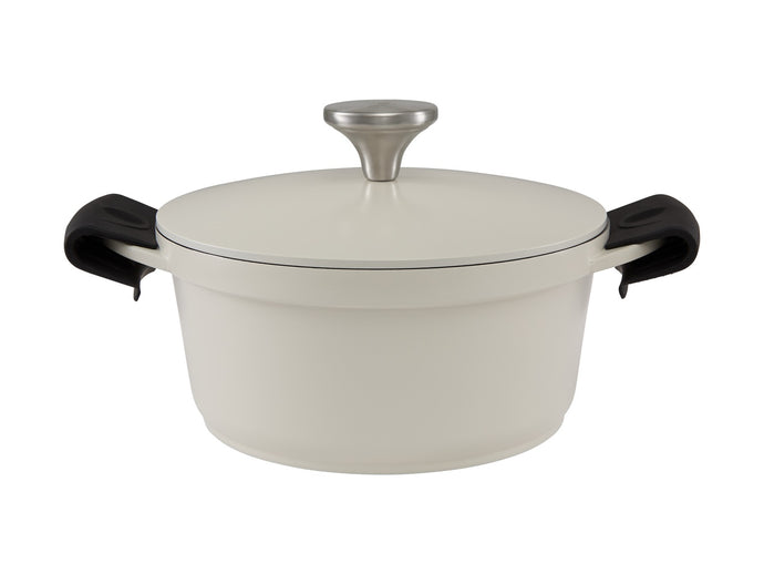 Maxwell & Williams Cast Lite Non-Stick Casserole - 20cm/2.4L Ecru Gift Boxed