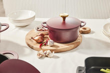 Load image into Gallery viewer, Maxwell &amp; Williams Cast Lite Non-Stick Casserole - 20cm/2.4L Gift Boxed - Cherry