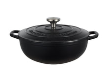 Load image into Gallery viewer, Maxwell &amp; Williams Cast Iron Round Casserole Black 26cm / 4L Gift Boxed