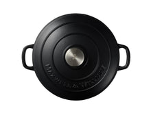 Load image into Gallery viewer, Maxwell &amp; Williams Cast Iron Round Casserole Black 26cm / 4L Gift Boxed