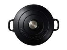 Load image into Gallery viewer, Maxwell &amp; Williams Cast Iron Round Casserole Black 28cm / 6.2L Gift Boxed